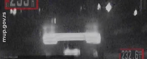 “Poršeom” dovljao kroz Surčin: Vozio 233 km/h, gde je ograničenje 130, pogledajte snimak