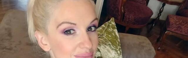 Glumica sama sprema omiljeno jelo Srba! Porodila se pre mesec i po dana, sad se pohvalila kakva je domaćica