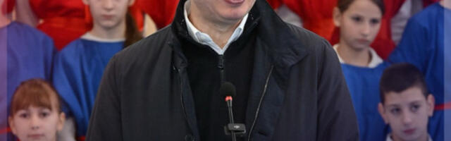 Predsednik Vučić: “Ljubavlju prema Srbiji, radom i rezultatima pobedićemo one koji mrze” (FOTO)