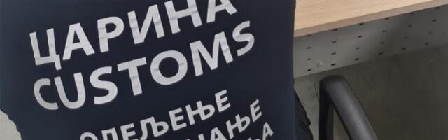 MILIONSKA ZAPLENA SRPSKIH CARINIKA: Pokušao u rancu da skrije vredan tovar, a tek putnici iz Beča čega su se dosetili - Sve su im uzeli (foto)