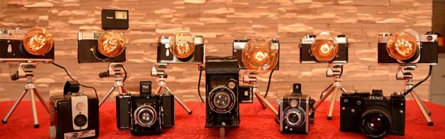 Adrian Baloš od starih fotoaparata pravi jedinstvene stone lampe (Foto)