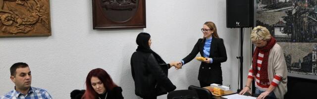 Nagrađeni učenici i profesori za učešće u projektu stvaranja veštačke inteligentne platforme za ocenjivanje pismenih zadataka