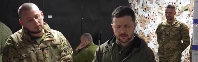 Zelenski posetio najopasniji deo fronta u Ukrajini (VIDEO)