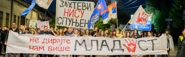 Niš u znak podrške Novom Sadu: Krvave šake i poruke protiv nasilja nad studentima