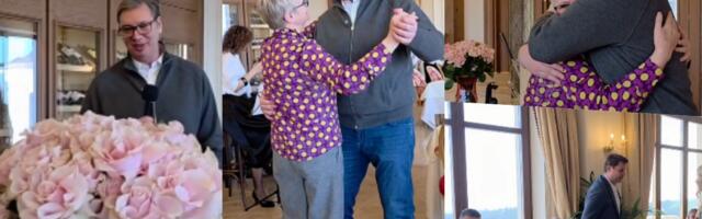 "HAJDE PEVAJTE OVU MOJU AUTOBIOGRAFSKU" Predsednik Vučić u čast Dana žena priredio svečani ručak, pa jednu IZVEO NA PLES: Ja ovo baš ne umem ali AJ JEDAN OKRET