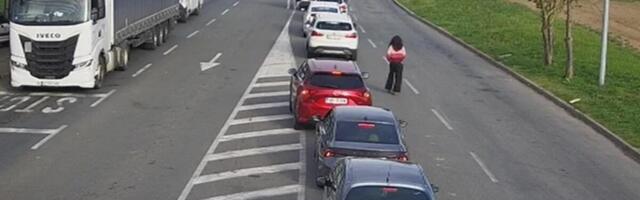 TREBAĆE VAM ŽIVCI I STRPLJENJE! Kamioni na ovom prelazu čekaju 5 sati, a evo kakva je situacija za putnička vozila