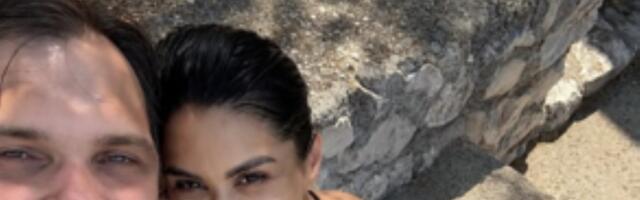 PRVA FOTOGRAFIJA MINE I KASPERA NAKON "LAZE": Ne skidaju osmehe sa lica, poslali kratku poruku