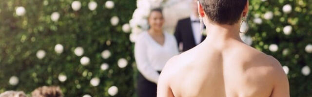 "Sinoćke te vido Zone": Otac ispratio ćerku iz porodične kuće, ona u belom a suze radosnice same padaju (VIDEO)