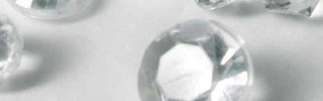 Планета од угљеника и хелијума могла би да крије дијаманте (ВИДЕО)