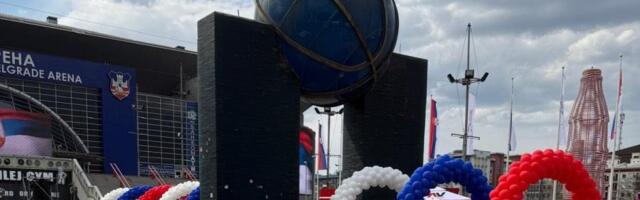 Sve je spremno: Ovako izgleda prostor ipred Arene pred večerašnji spektakularan miting (VIDEO)