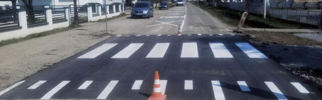 ZA VEĆU BEZBEDNOST ĐAKA: Postavljen "ležeći policajac" kod škole u Kozjaku