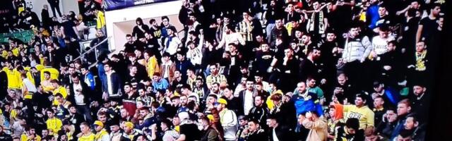 Haos u Turskoj: Navijači Fenerbahčea i Galatasaraja prekinuli polufinale kupa (VIDEO)