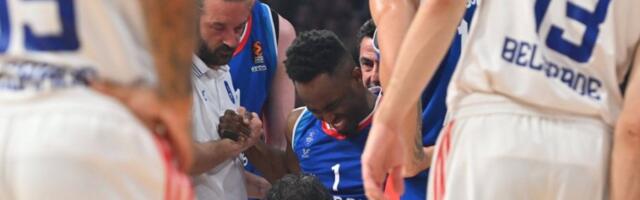 GLAVOBOLjA ZA EFES: Doživeo tešku povredu protiv Crvene zvezde, čeka ga duga pauza (FOTO)