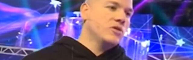 SLOBA RADANOVIĆ ĆE DANAS BITI DEPORTOVAN! Nakon mnogo sati pakla i agonije saznalo se šta će biti sa pevačem: Nisu im dali da jedu i piju