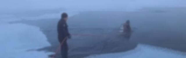 Тело детета пронађено у аутомобилу који је пропао кроз лед на реци у Јакутску