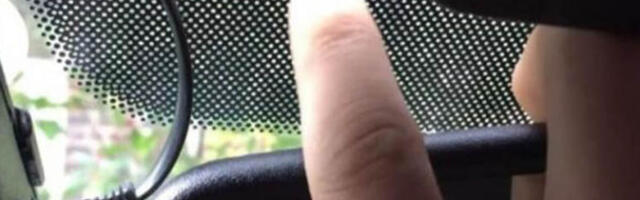 Gledamo ih svakog dana dok vozimo, a ne znamo čemu služe: Misterija je konačno rešena, ovo imate na šoferšajbni...