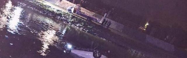 "MERCEDES" SLETEO U REKU KOD POPOVE PLAŽE: Spasioci izvlačili dvoje ljudi iz Crnog Timoka! (FOTO)