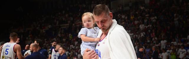 Nikola Jokić prišao ćerki i sinu posle poraza, poljubio suprugu, a onda je oduševio ceo Pionir
