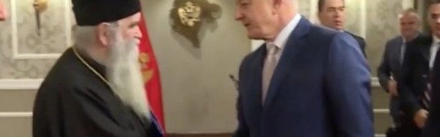 MARKOVIĆ PRETIO DA ĆE PROTERATI SVEŠTENIKE SPC, SADA OTVORENO PRIZNAO: Zakon o slobodi veroispovesti uticao na PORAZ DPS!