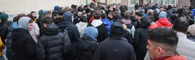 "Bela lađa ili Selo gori": Svi se smeju prosvetnoj inspekciji (FOTO)