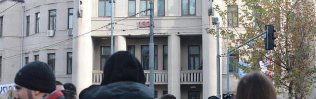 "Poštovani dekanu, ovo je treći put da Vam se obraćamo" Studenti pravnog fakulteta poslali pismo rektoru Đokiću i profoserima!