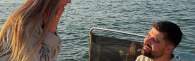 Pukla veridba Lee Stanković? Nakon što je Ivan zaprosio na jahti pohvalila se prstenom, a onda je obrisala sve slike sa njim