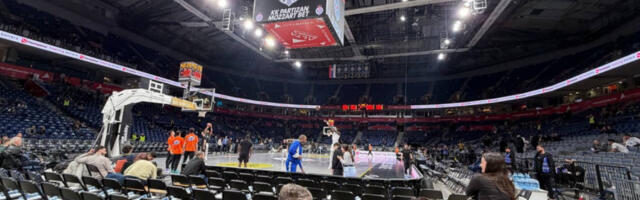 SKROMNO, BAŠ SKROMNO: Pogledajte koliko navijača Partizana je u Areni pola sata pre početka utakmice! (VIDEO)