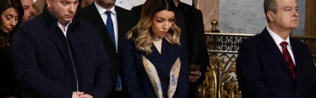 MINISTARKA MESAROVIĆ ČESTITALA VASKRS IZ HRAMA SVETOG SAVE: Neka nas vera vodi ka međusobnom razumevanju i dobru! (FOTO)