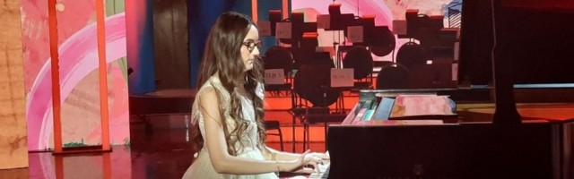"MUZIKA MI JE SVE" Slepa Petra, čudo od deteta za klavirom