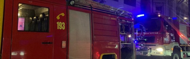 POŽAR U VRČINU: Gori stan na prvom spratu stambene zgrade