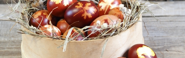 Uskrs kao kod bake: 5 starinskih načina za farbanje jaja (FOTO)