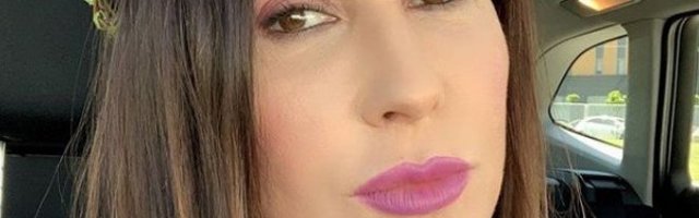 SKINULA SE U ŠESTOJ DECENIJI! Nećete verovati kako Snežana Dakić izgleda u KUPAĆEM KOSTIMU! (FOTO)