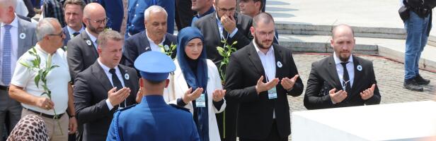 Predsjednica BNV dr. Pramenković u Potočarima povodom obilježavanja 28. godišnjice od genocida u Srebrenici