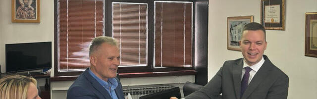 Dodeljeni laptop računari Čajetini i Novoj Varoši