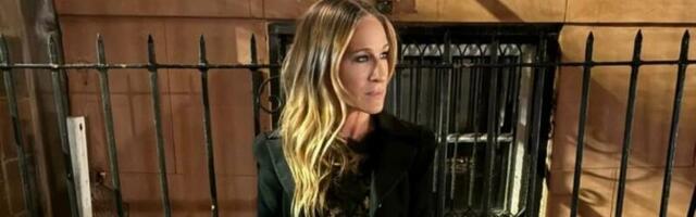 Sara Džesika Parker nosi prozirnu čipkastu haljinu i ultra-blistave cipele - a fanovi su opsednuti