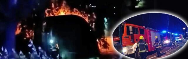 Podmetnut požar na dva automobila u Kaluđerici: Planuli  "mercedes" i "alfa"