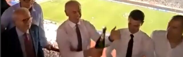 Terzić otvorio šampanjac na "Marakani"! Ovako uprava Zvezde slavi Ligu šampiona (VIDEO)