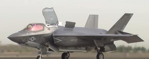 Pogođen lovac F-35? Američki avion prinudno sleteo