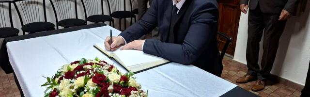 Položeni venci na Spomen groblju u Novom Sadu povodom Dana pobede nad fašizmom