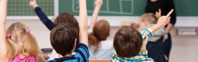 Roditelji đaka besni na Krizni štab, pozivaju na proteste u septembru!