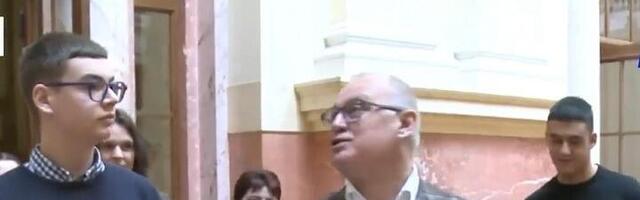 Goran Vesić šetao tiktokere po Skupštini (VIDEO)