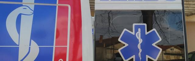 Dva deteta i muškarac povređeni u dva udesa