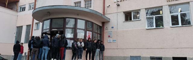 Učenici 4 niške gimnazije danas bojkotuju nastavu u znak podrške Dijani Hrki