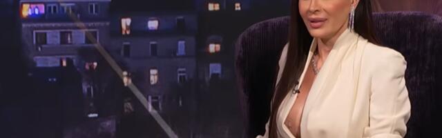 Ceca selotejpom zalepila grudi za sako: Pevačica bradavice krije trakama (FOTO)