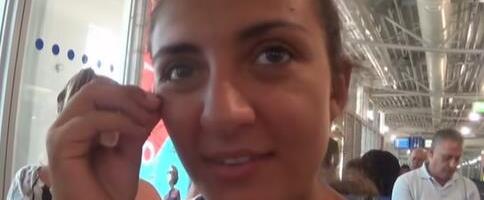 Gledala je svoj snimak sa putovanja i ugledala jednog potpunog neznanca u pozadini: Nije ni slutila šta je joj se desiti nakon 10 godina