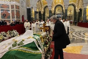 Кривокапић одао почаст патријарху Иринеју