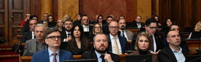 Sednica Skupštine Srbije odložena za sutra u 10 časova jer nije bilo KVORUMA!