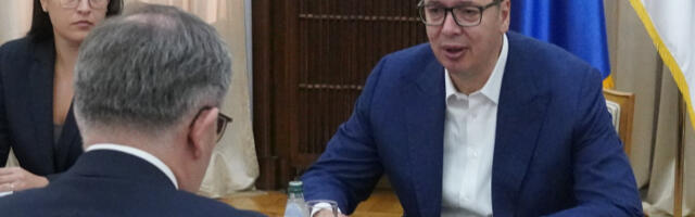 Вучић са делегацијом Европске банке за обнову и развој о наставку улагања у Србију