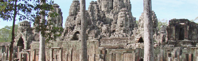 Kmersko carstvo i građevine od kojih zastaje dah su i dalje enigma, nalaze se u Kambodži, a turiste najviše privlači grad kamenih lica Baion