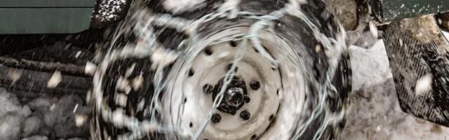 BEZ ZIMSKE OPREME NE KREĆITE NA PUT NI ZA ŽIVU GLAVU! AMSS: Kiša, susnežica i sneg otežavaju vožnju, predveče moguća i najopasnija pojava na putu